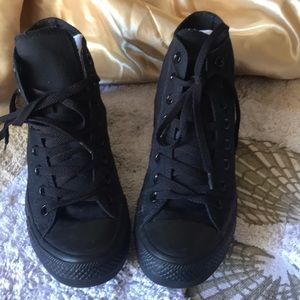Converse all black